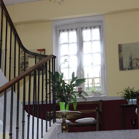 Chateau De Bourrassol Bed & Breakfast Menetrol Luaran gambar