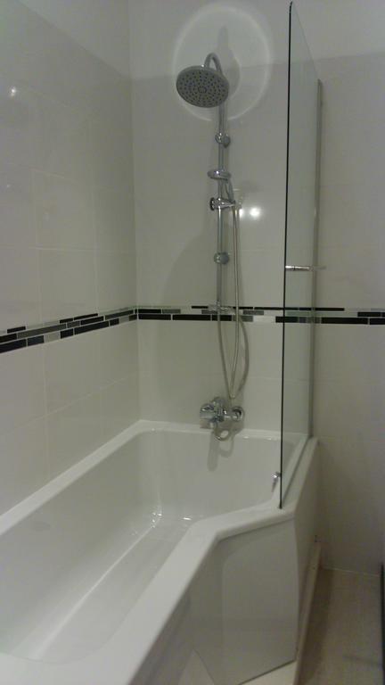 Chateau De Bourrassol Bed & Breakfast Menetrol Luaran gambar
