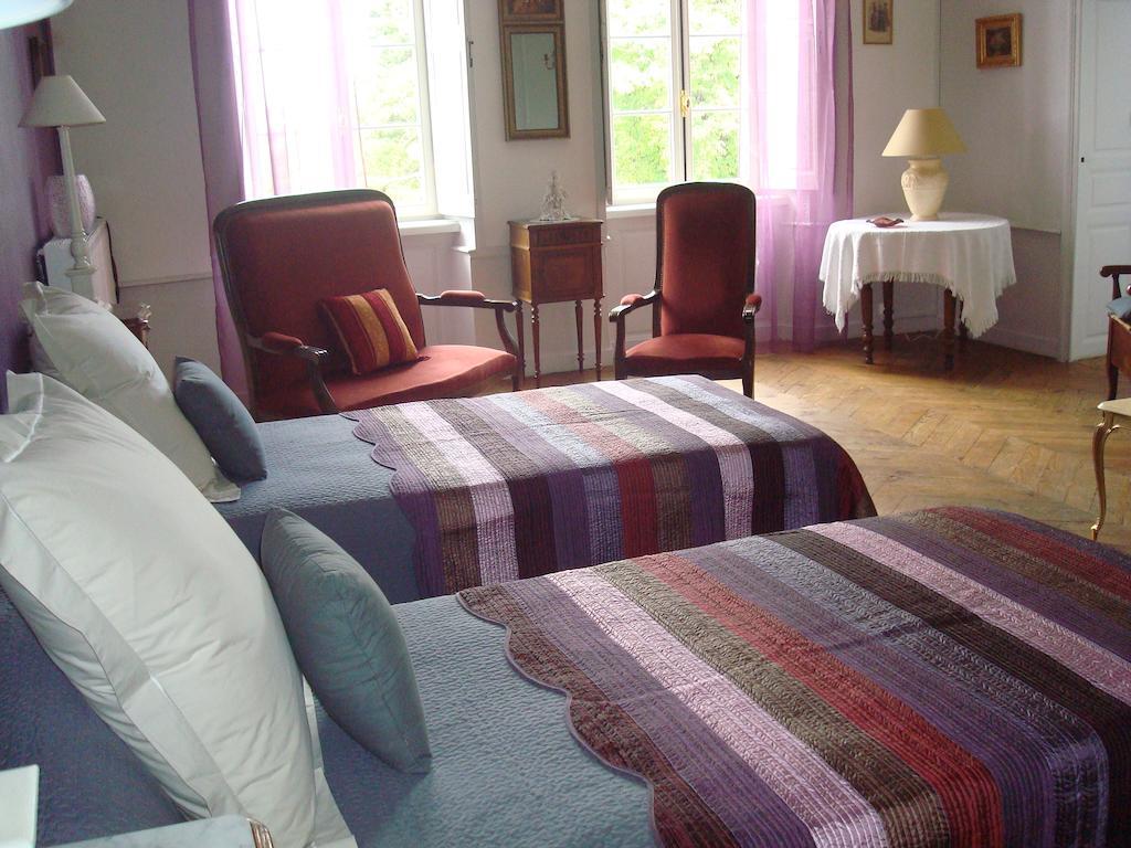 Chateau De Bourrassol Bed & Breakfast Menetrol Bilik gambar
